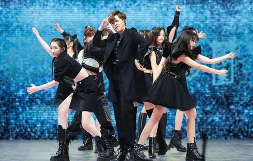 女孩穿校服跳拉丁舞，惊艳央视舞台