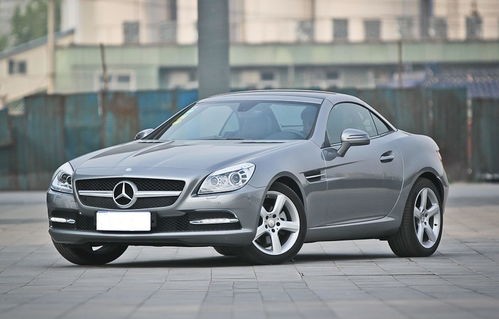 奔驰slk300(奔驰SLK300与奔驰SLK200哪个更好)