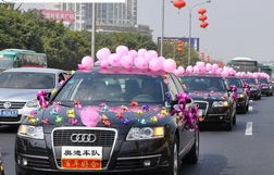 新人下楼惊见婚车司机集体失踪