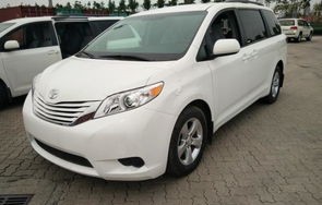 丰田塞纳商务车多少钱(丰田塞纳商务车多少钱)