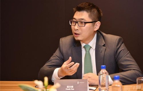 关于executive的信息