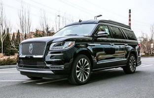 林肯领航员2023款(林肯领航员2023款落地价)