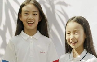 袁泉为女儿开家长会，母爱的力量与教育的智慧