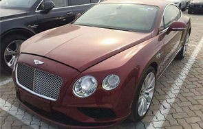 宾利车图片大全大图(宾利飞驰图片)