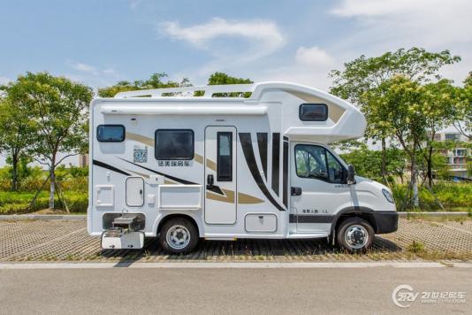 依维柯10万元房车图片(房车6人6卧20万左右) 依维柯10万元房车图片(房车6人6卧20万左右)