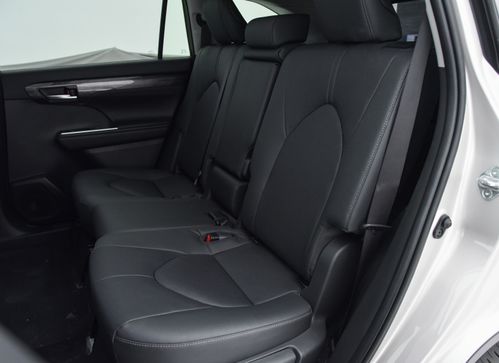 汉兰达和皇冠陆放哪个好(汉兰达和皇冠陆放哪个好开)