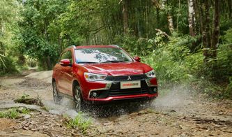 青春寻梦路,19岁小伙在迈巴赫车尾贴满寻人启示的背后故事 青春寻梦路,19岁小伙在迈巴赫车尾贴满寻人启示的背后故事