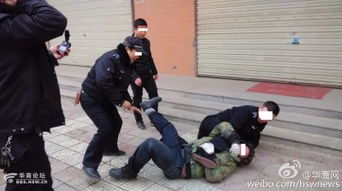 男子与城管起冲突，当街拧煤气罐怒摔的背后故事