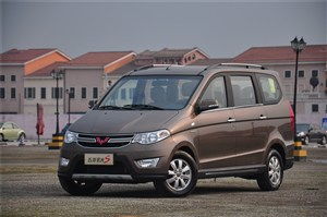 五菱宏光s图片大全(五菱宏光s图片大全大图)