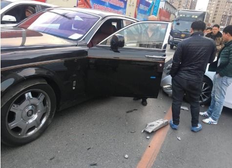 劳斯莱斯汽车价格(劳斯莱斯汽车价格及图片小金人)