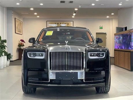 劳斯莱斯幻影7000万加长版(劳斯莱斯幻影790万)