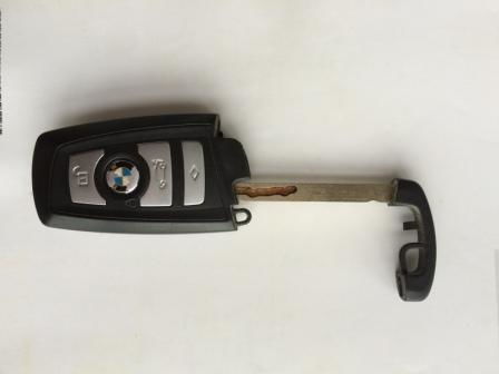 宝马三系(宝马三系怎么换钥匙电池)