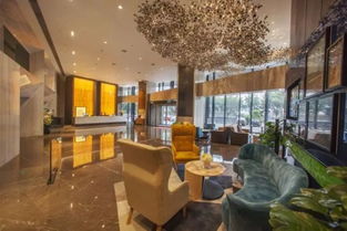 男子入住酒店，意外发现装修风格犹如医院