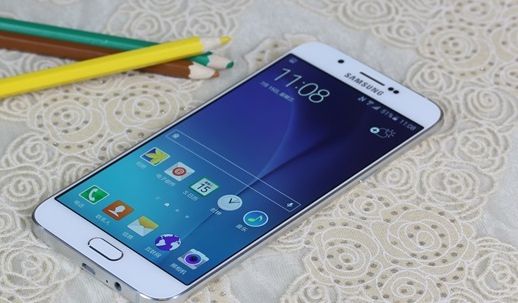 三星A8智能手机，设计与功能的完美结合